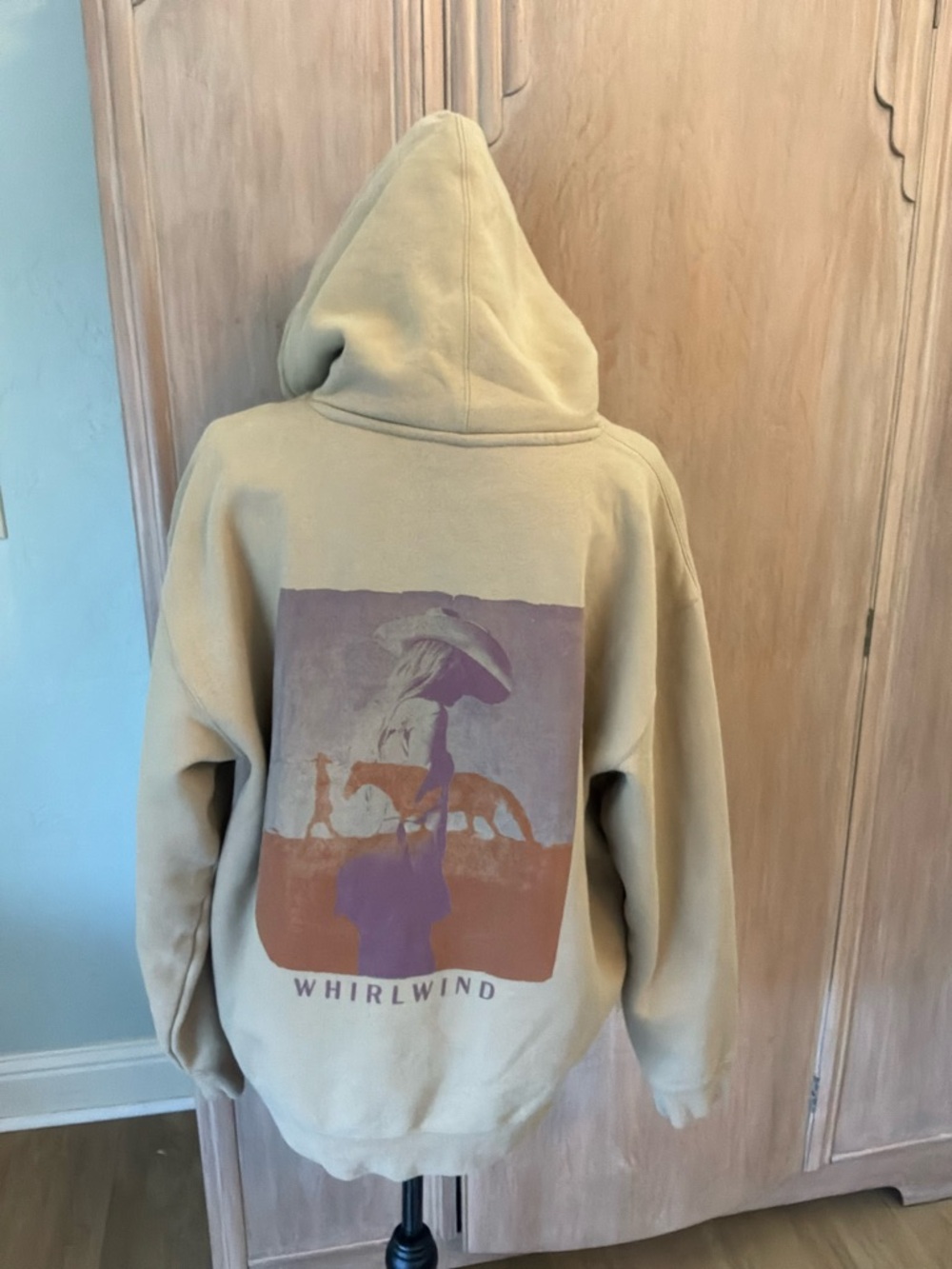 Lainey Wilson Whirlwind Bell Bottom Country Tan Hoodie Large - Picture 9 of 16